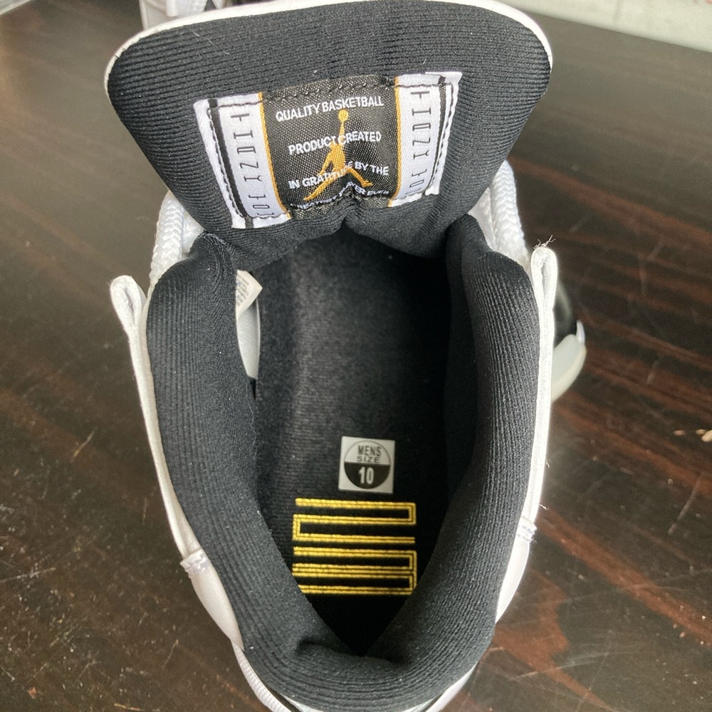 Jordan 11 concord/gratitude (2023 release)
Size 10, brand new, no box - Picture 6 of 9